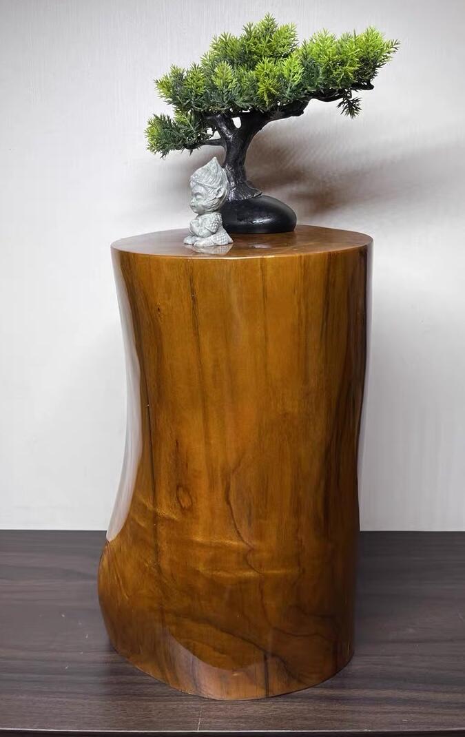 零元拍：金丝楠圆墩凳子摆件，重量3.3公斤。高：200高/190/205MM。抛光后金灿灿满香。最后图为成品效果图，如果带点瘤，意味着花纹更漂亮。抛光后金灿灿满香。最后两图为成品效果。