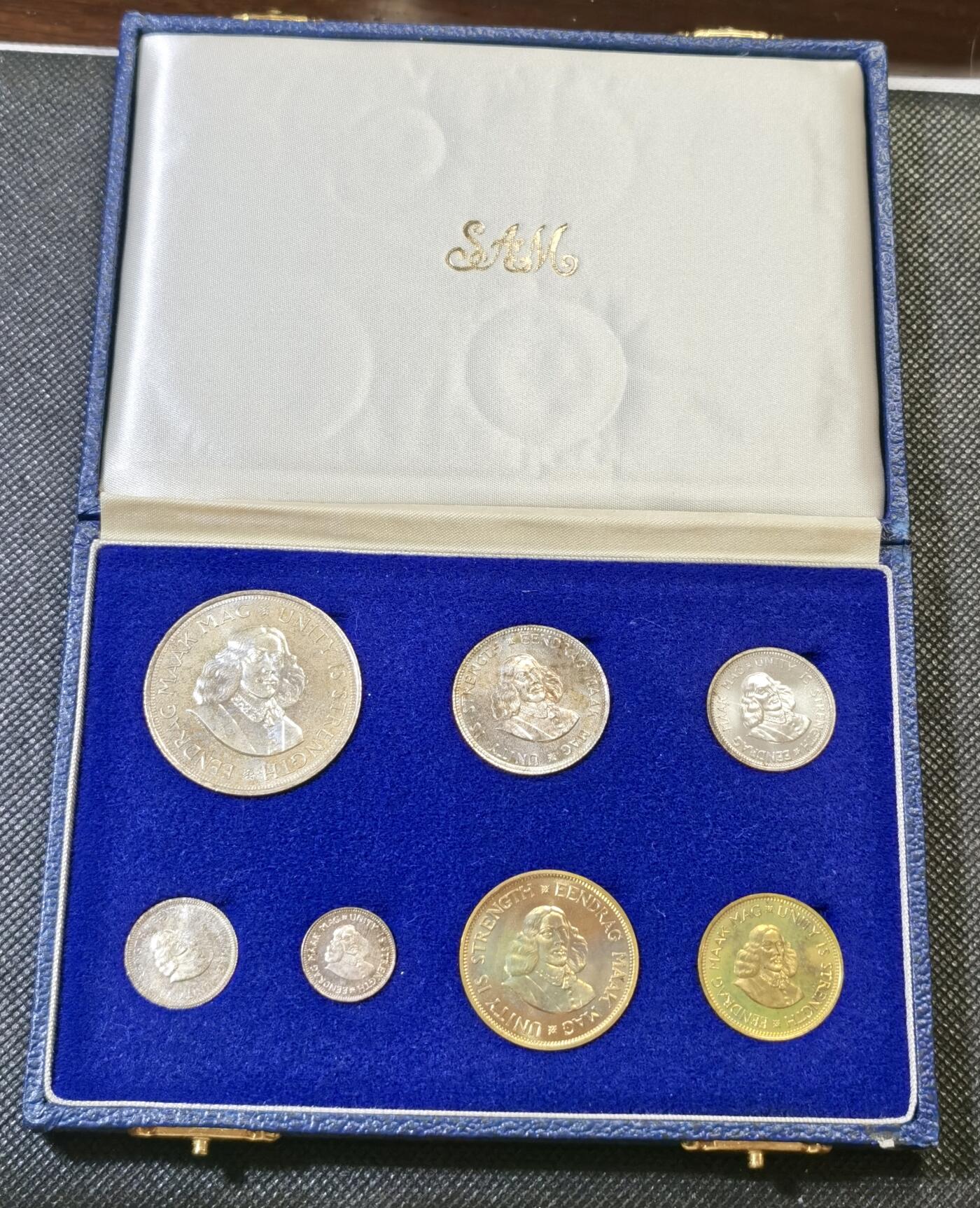 “甄选寰宇 · 臻藏岁华”新年精品场（直播拍卖）-甄臻铺-世界币章拍卖（第47期）送拍享返佣金等优惠多多