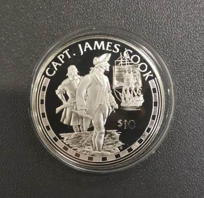 《艾美收藏》第228期-1.11周日外币精品 - 库克群岛1994年10元银币 詹姆斯库克船长&伊丽莎白二世