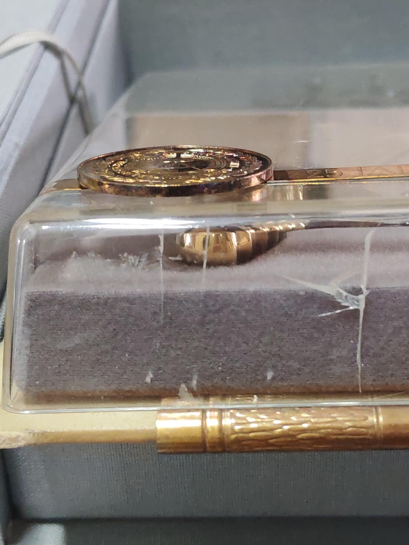 韵星假日拍卖第三十六期 -- Rimey Holidays Auction 36 民主德国士官/军官服役二十五周年纪念 大宝剑 带原盒  塑料未裂