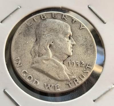 外国优质银币非洲美洲币，周六九点倒数截拍，满百包邮，持续收拍 - 美国1952 年富兰克林半元银币，正面是富兰克林头像配 “自由” 字样，背面是独立钟 + 小鹰饰，带 “合众为一” 格言，版式独特、是经典纪念币，收藏辨识度高。