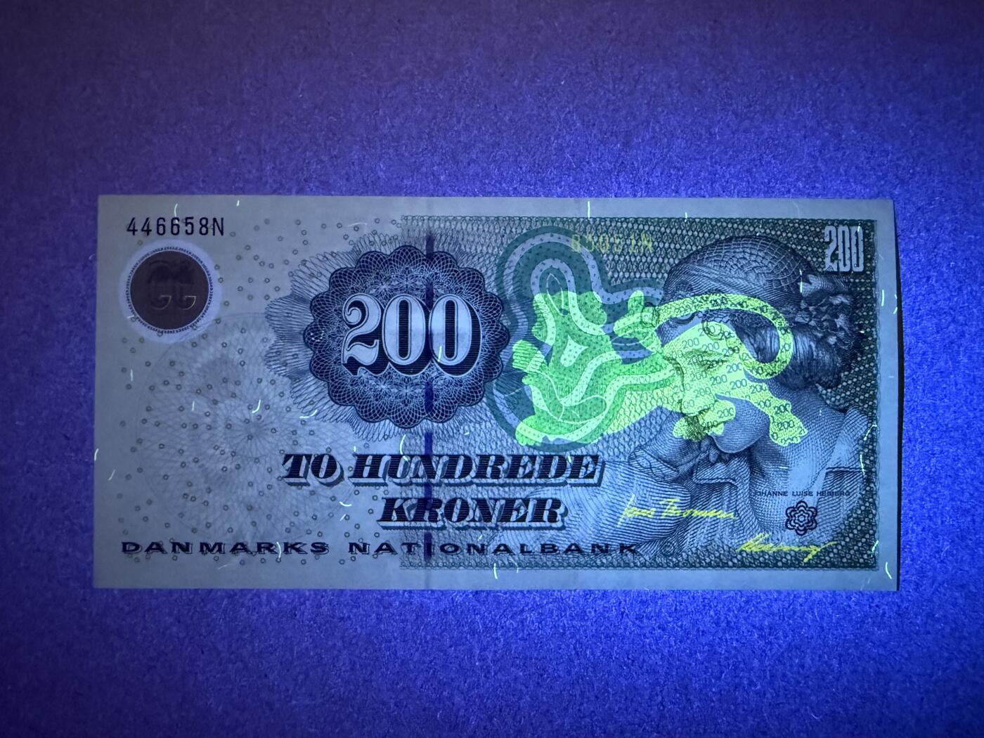 《艾美收藏》第228期-1.11周日外币精品 丹麦200克朗 UNC 2005年浮雕版