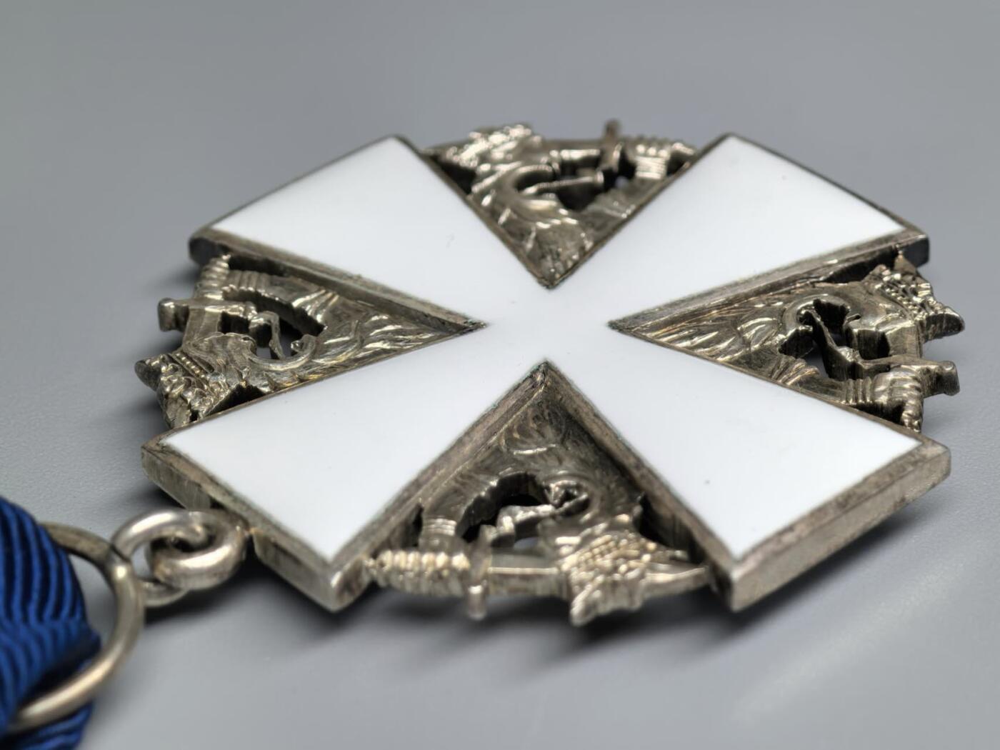 小驴勋章奖章收藏1月10日周六晚六点拍卖（珍爱和平，收藏战争，铭记历史，勿忘国耻，忠党爱国。有偿代拍，送拍规则在简介最后，参拍须阅读规则后再参拍，关系到运费包装发货时效真假辨别等关键信息，拍卖时不再发原图，看大图店主微信码在拍卖店铺介绍里）