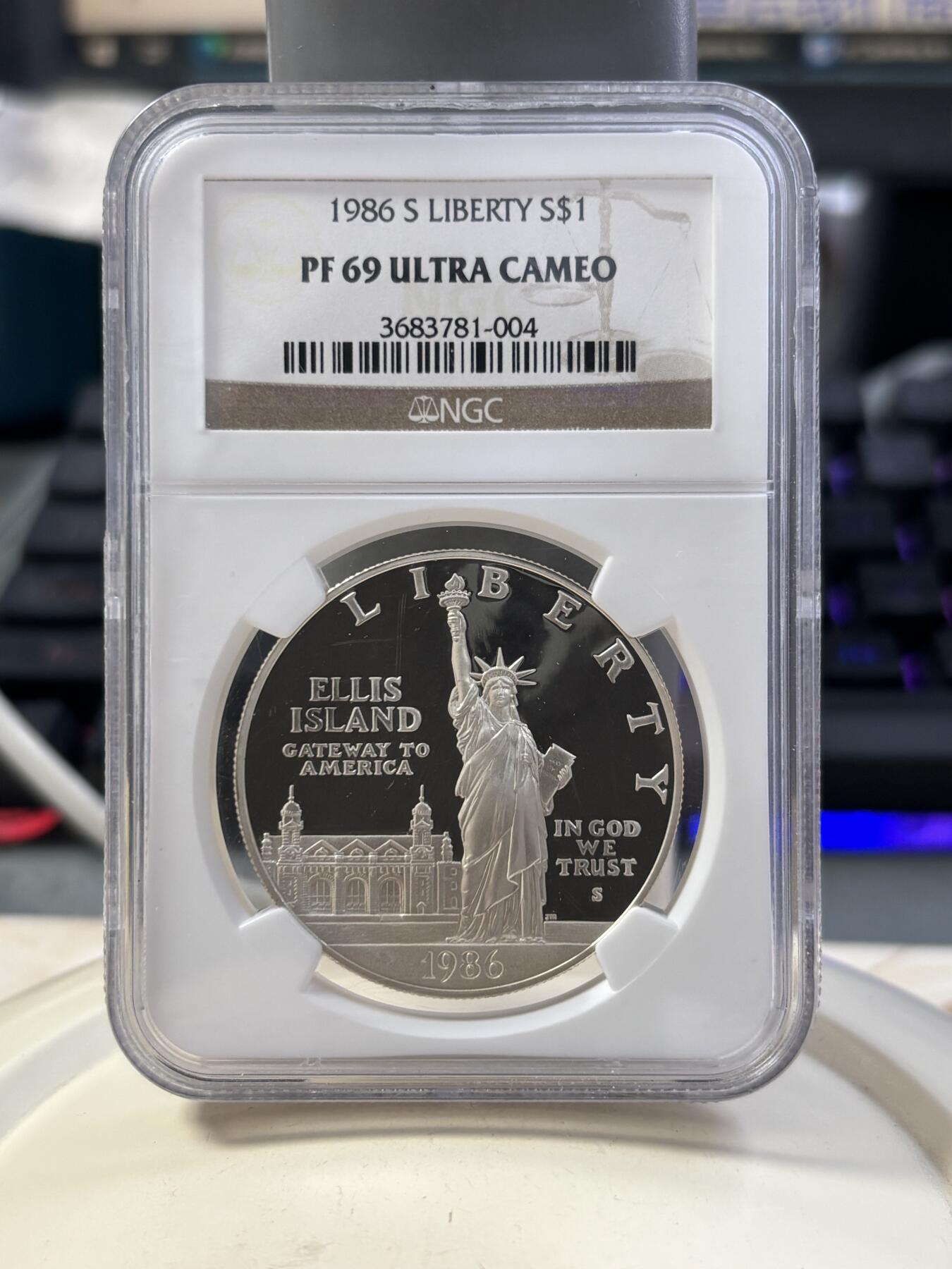 第187期拍卖 获奖币美国1986年自由女神百年精制纪念银币NGC-PF69，26.72克，900银