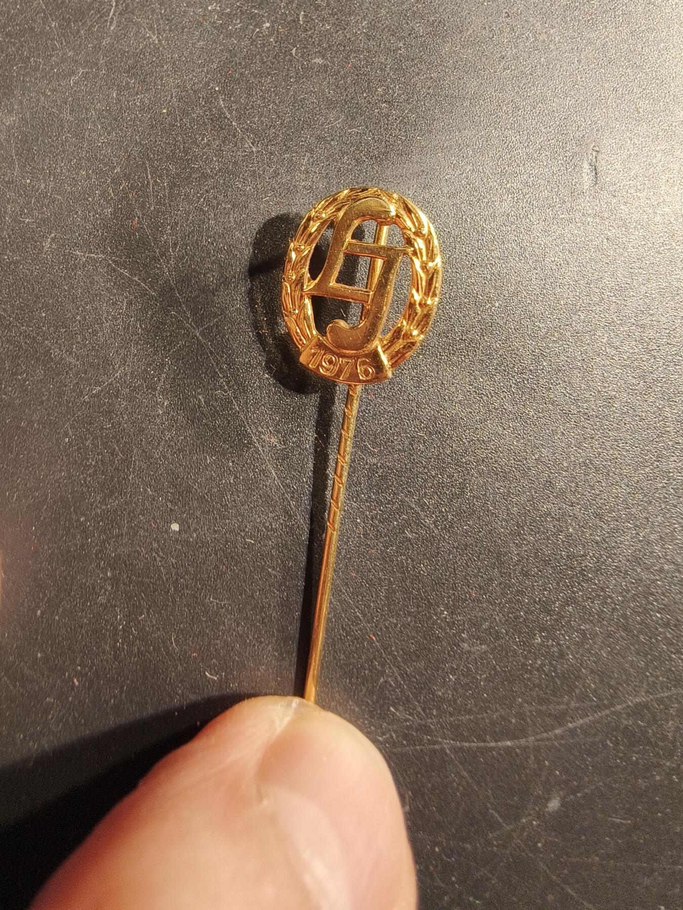 老王徽章第175期 卢森堡男子中学针插