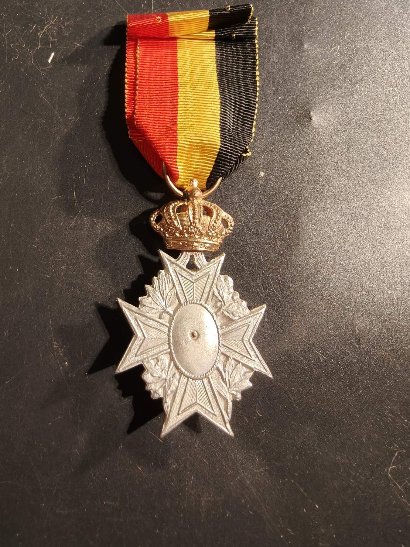 老王徽章第175期 比利时金级工业特别勋章