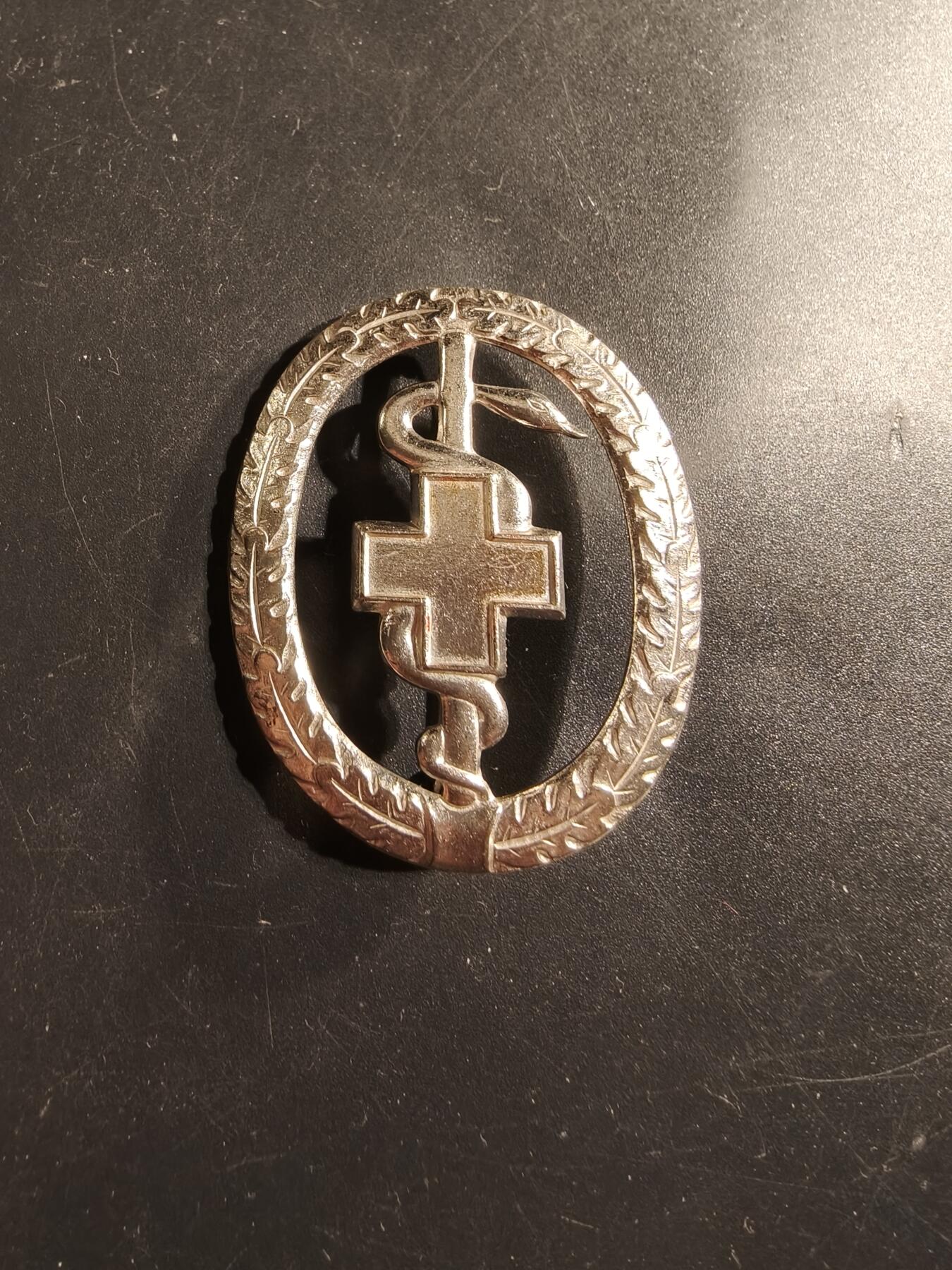 老王徽章第175期 德国巴伐利亚州银级红十字会证章