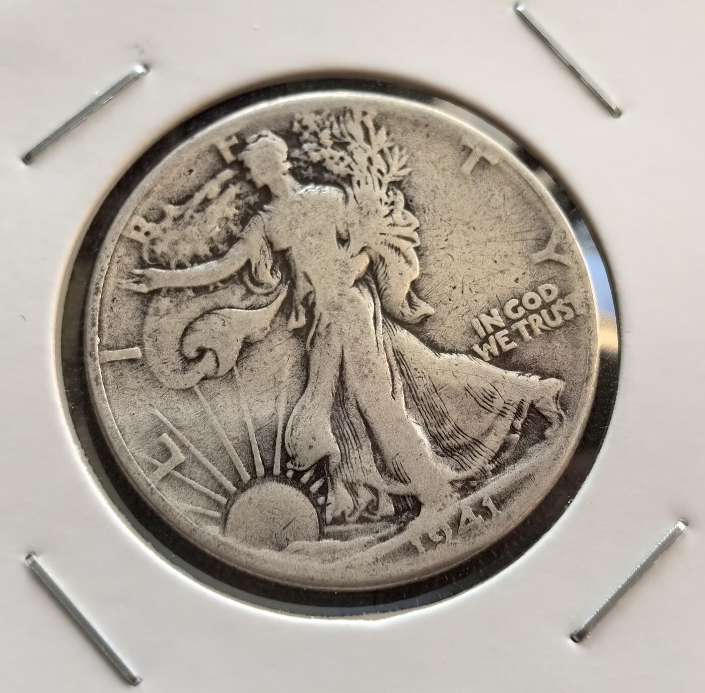 外国优质银币非洲美洲币，周六九点倒数截拍，满百包邮，持续收拍 美国1941 年行走自由女神半元银币，正面女神伴旭日纹，背面立鹰配 “合众为一” 格言，属二战时期币，版式经典、历史属性强，是美币收藏热门品。