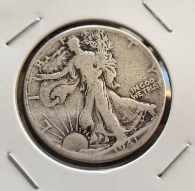 外国优质银币非洲美洲币，周六九点倒数截拍，满百包邮，持续收拍 - 美国1941 年行走自由女神半元银币，正面女神伴旭日纹，背面立鹰配 “合众为一” 格言，属二战时期币，版式经典、历史属性强，是美币收藏热门品。