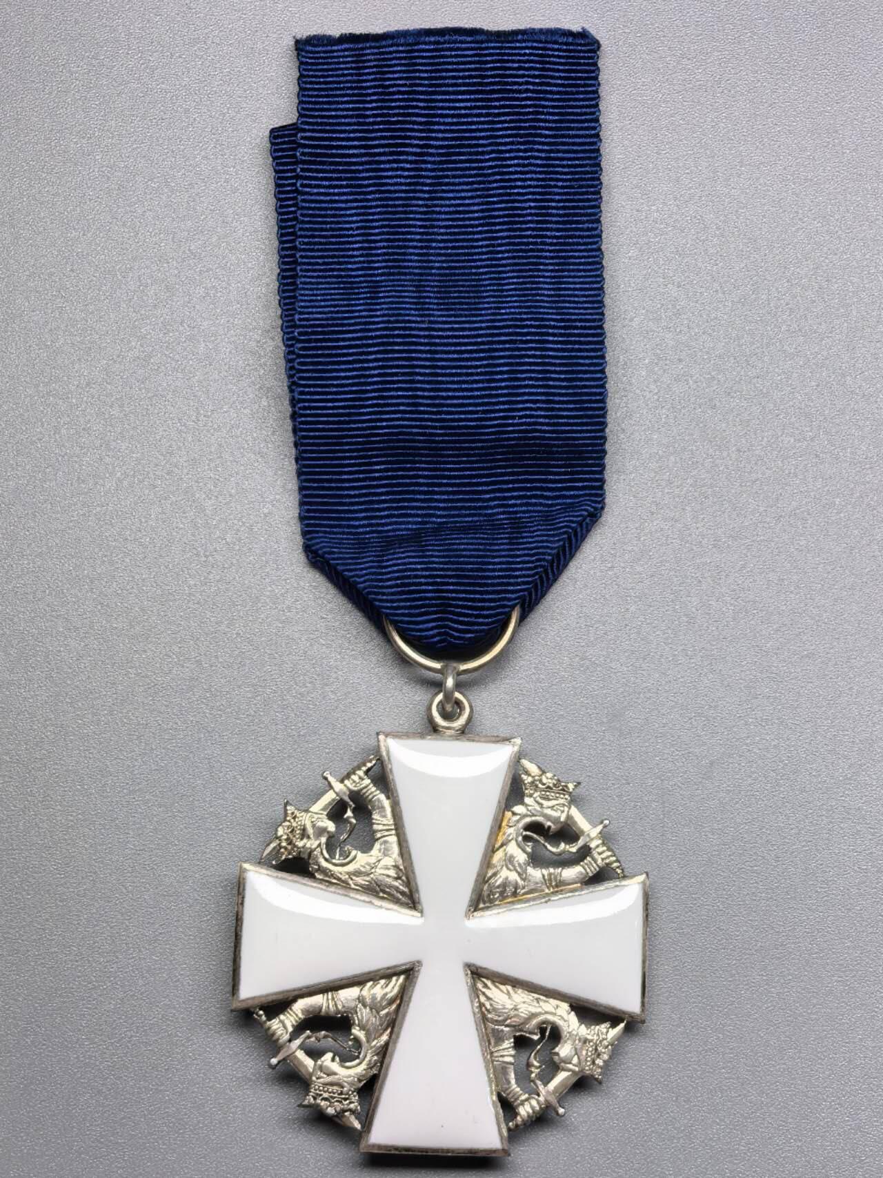 小驴勋章奖章收藏1月10日周六晚六点拍卖（珍爱和平，收藏战争，铭记历史，勿忘国耻，忠党爱国。有偿代拍，送拍规则在简介最后，参拍须阅读规则后再参拍，关系到运费包装发货时效真假辨别等关键信息，拍卖时不再发原图，看大图店主微信码在拍卖店铺介绍里）