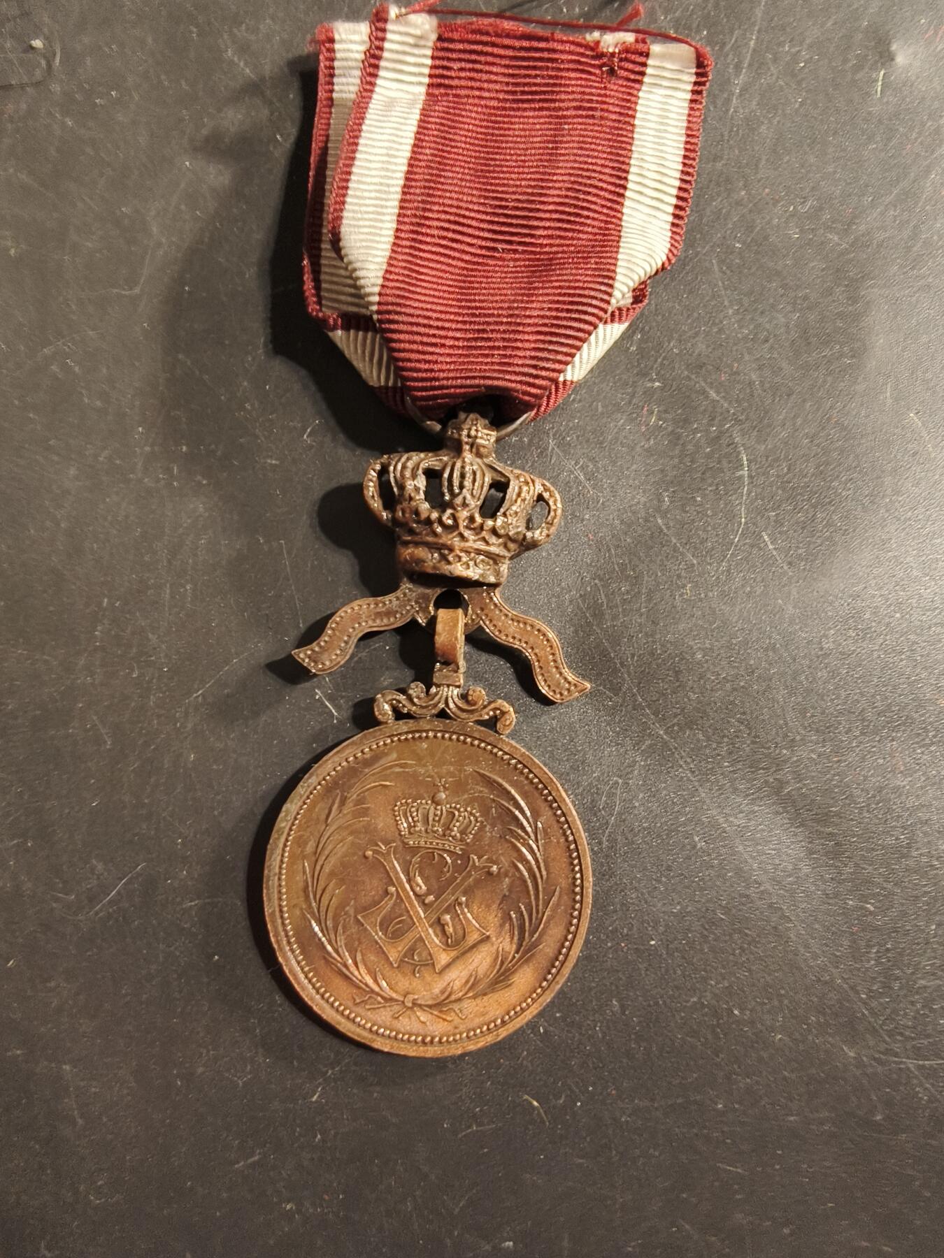 老王徽章第175期 比利时铜级王冠奖章