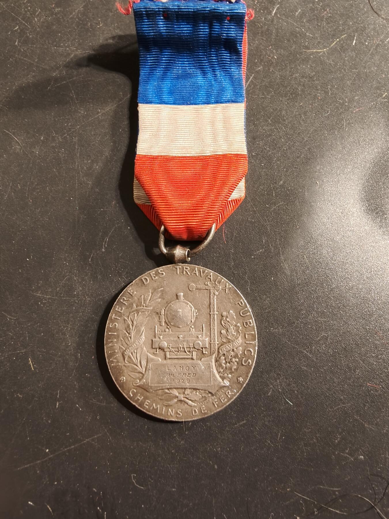 老王徽章第175期 法国银级铁路服务奖章   罗蒂版