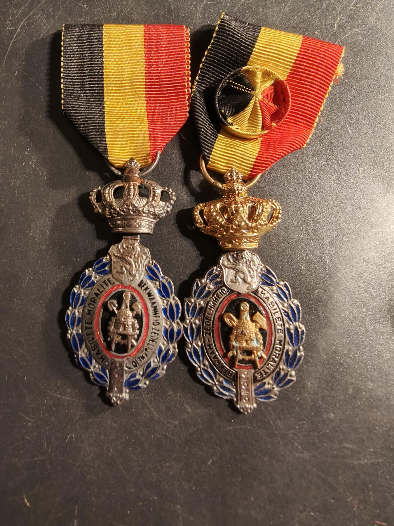 老王徽章第175期 比利时金银级劳工奖章一组