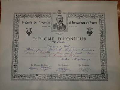 凯旋世界勋赏（第21期冬季大拍）（欢迎送拍）（对拍品有疑问请询问客服，不接受到手刀，出价默认拍品品相。请认真阅读拍卖规则！出价默认已认可！）（收到货请录制开箱视频，无视频概不处理问题。） - 1904年法国行吟诗人与游吟诗人学院颁发的荣誉证书，是表彰诗歌创作的专业文化荣誉凭证