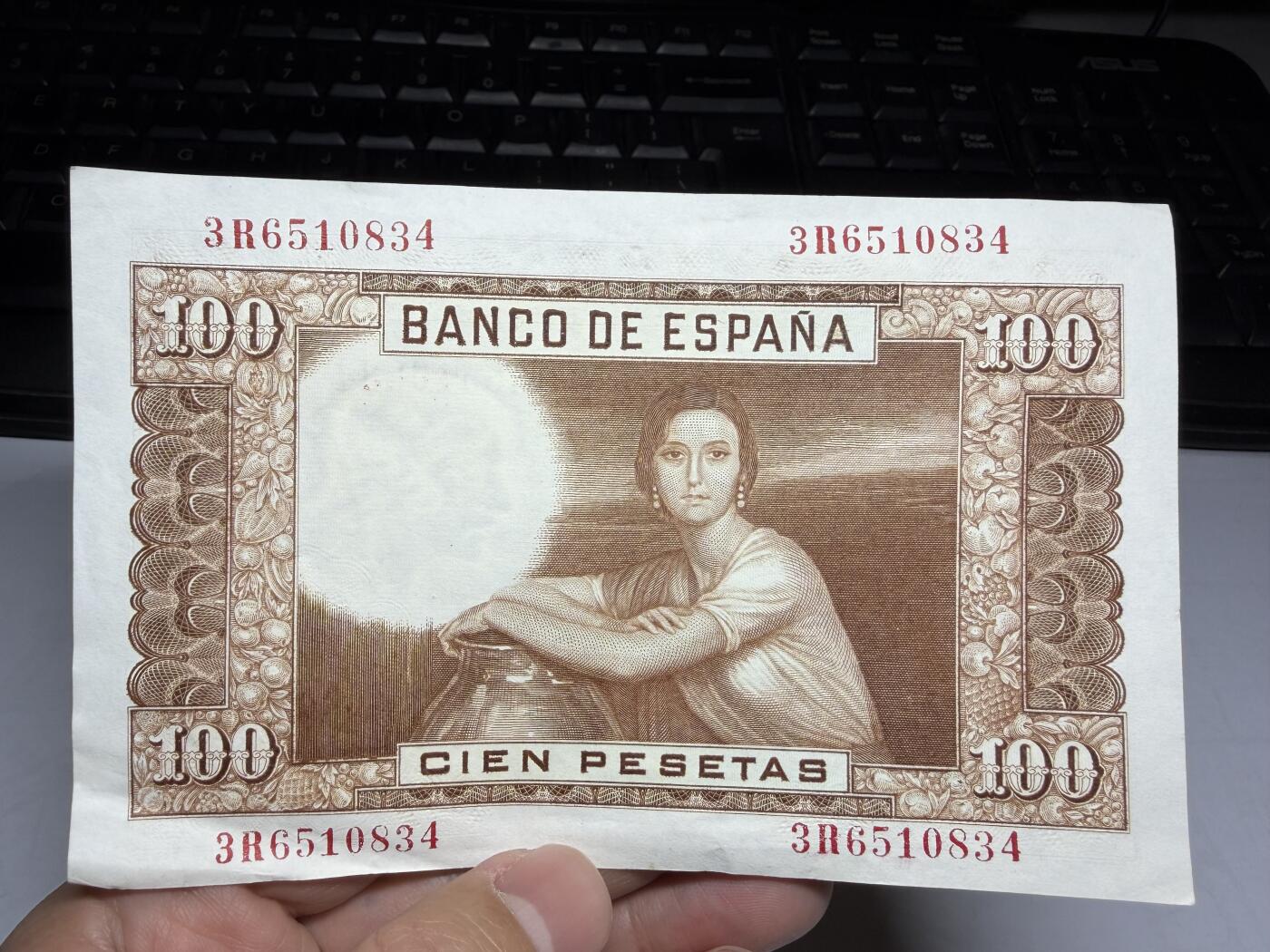 2026年集古藏今外币拍卖第一期-第3场—（总第300拍-纸币专场），本期拍完结算一次，发货时间2-3天，休息几天后继续新的一期拍卖。 1953年西班牙100比塞塔