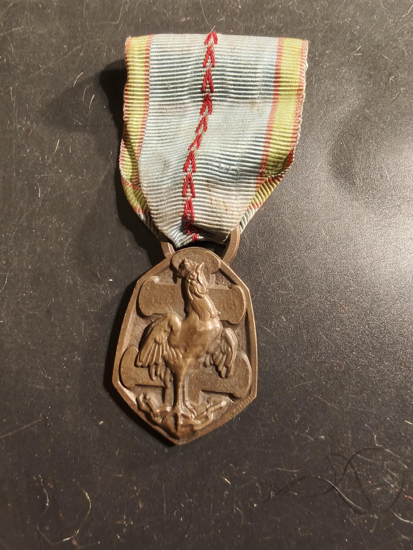 老王徽章第175期 法国二战纪念章