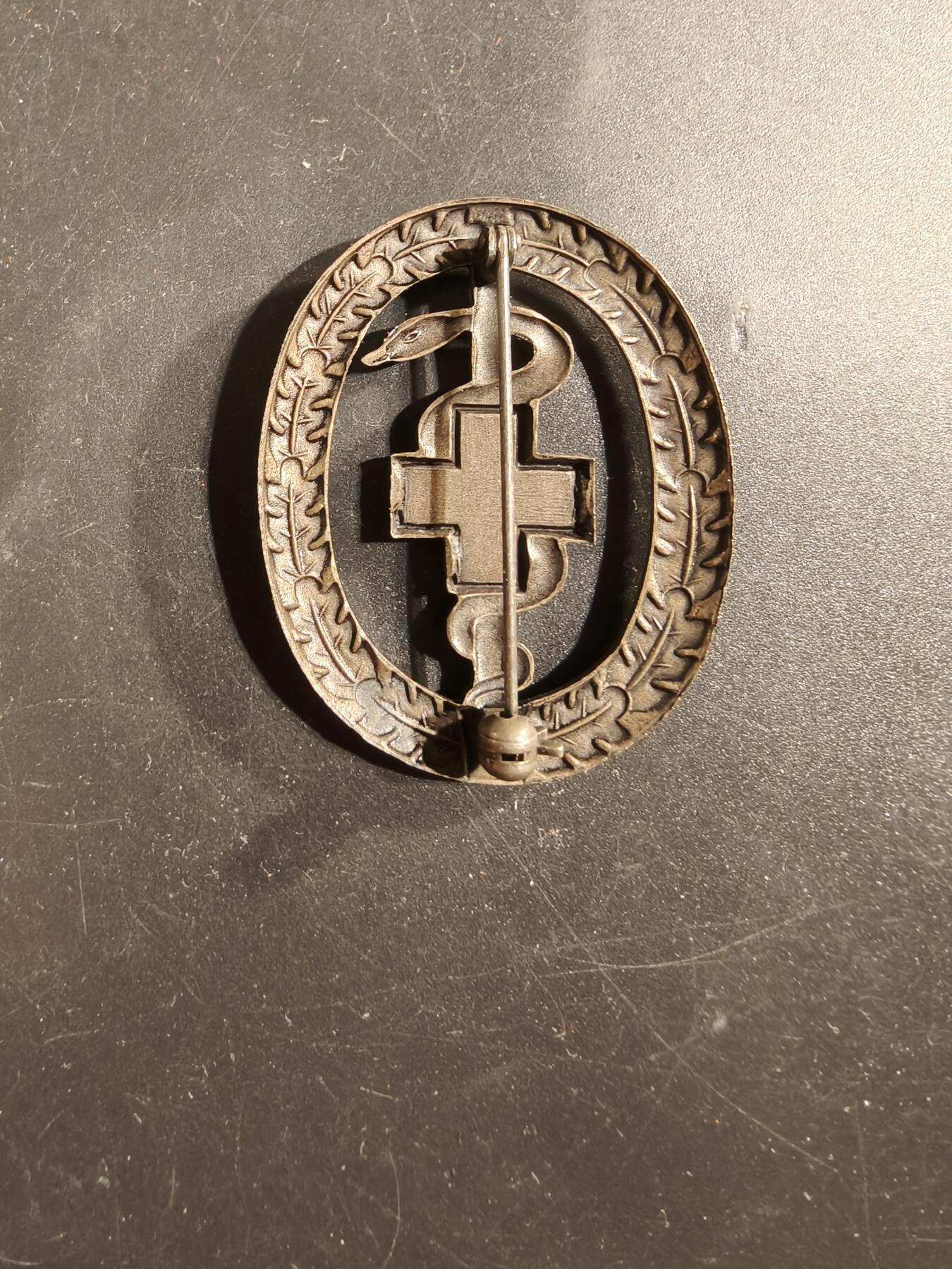 老王徽章第175期 德国巴伐利亚州铜级红十字会证章