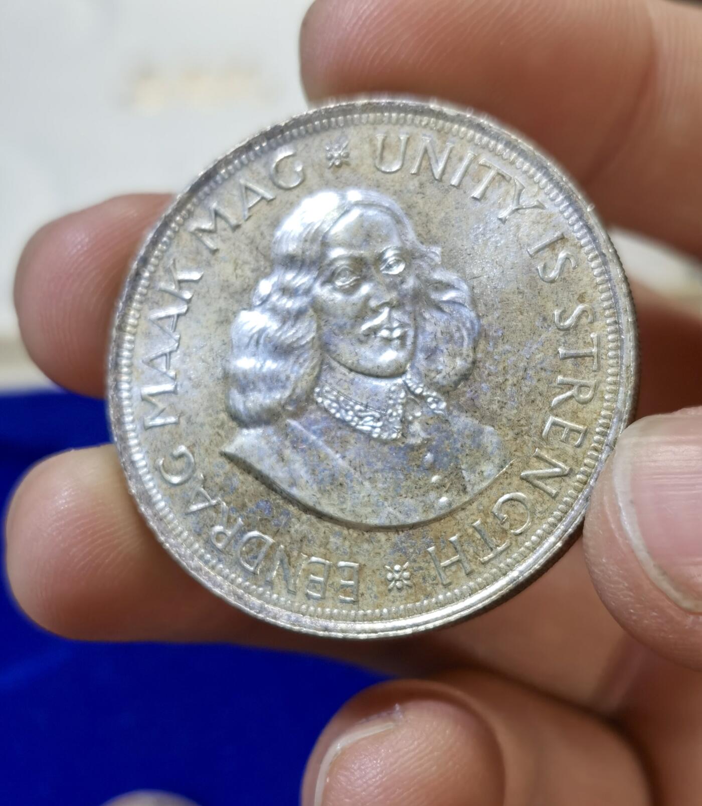 “甄选寰宇 · 臻藏岁华”新年精品场（直播拍卖）-甄臻铺-世界币章拍卖（第47期）送拍享返佣金等优惠多多