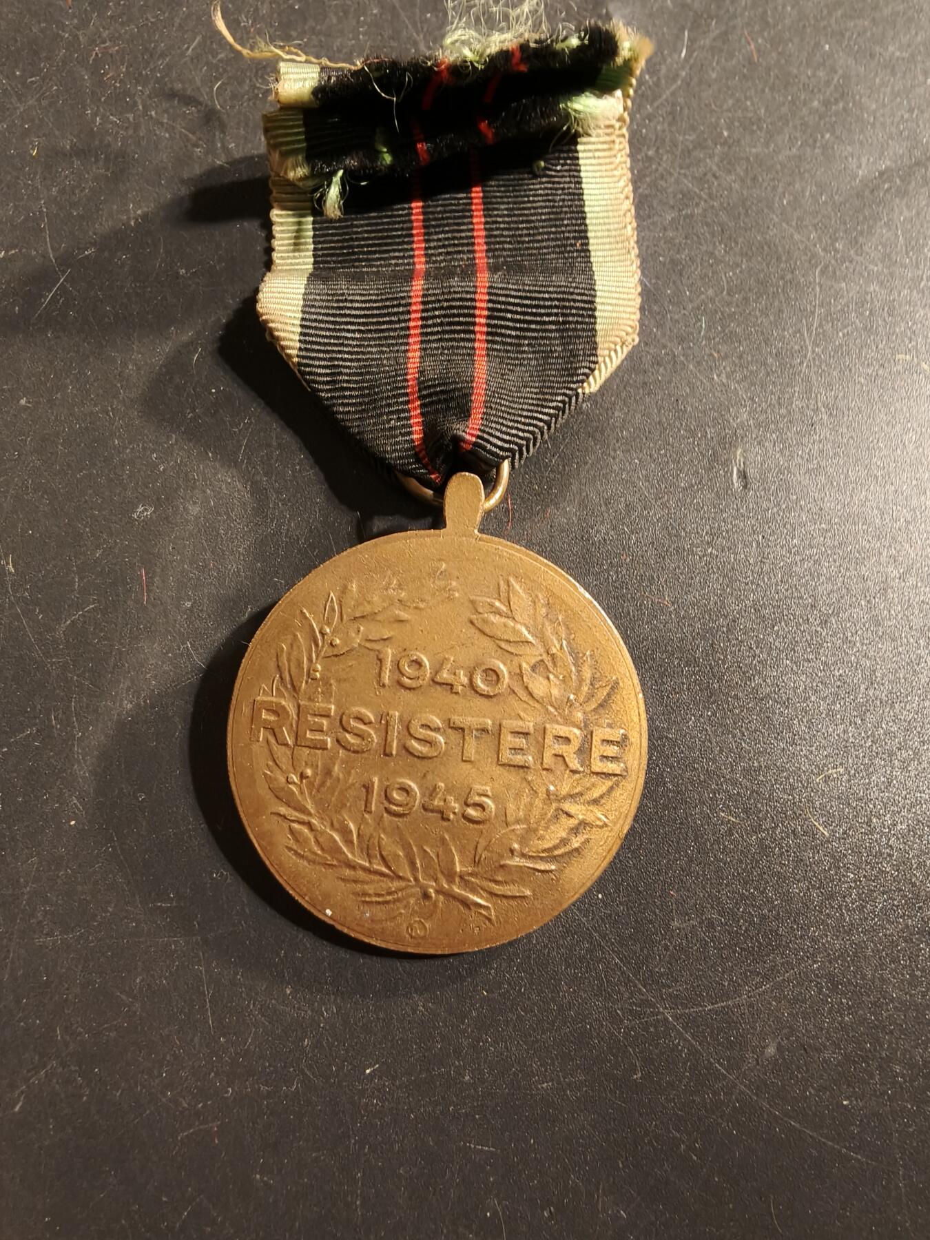 老王徽章第175期 比利时二战武装抵抗奖章