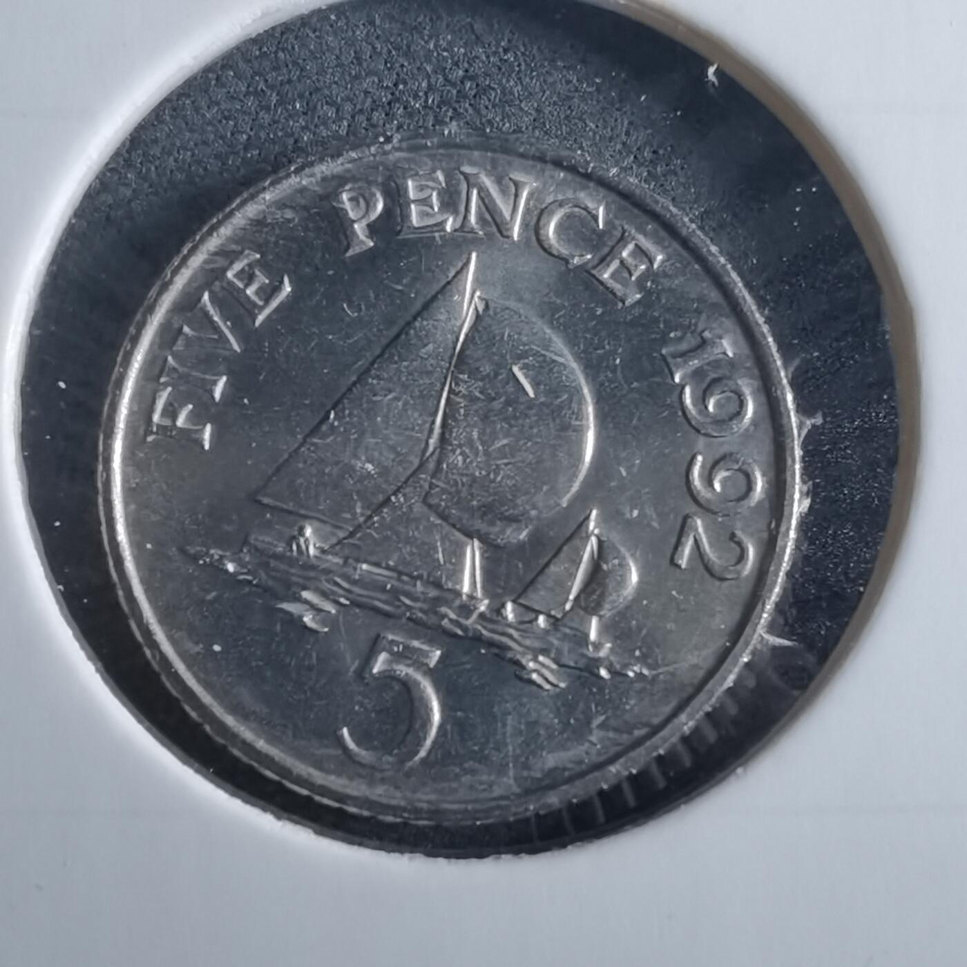 沼泽如烟--第955场 根西1992年5便士