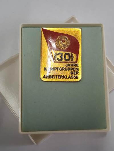 韵星假日拍卖第三十六期 -- Rimey Holidays Auction 36 - 民主德国工战队成立三十周年纪念章带原盒