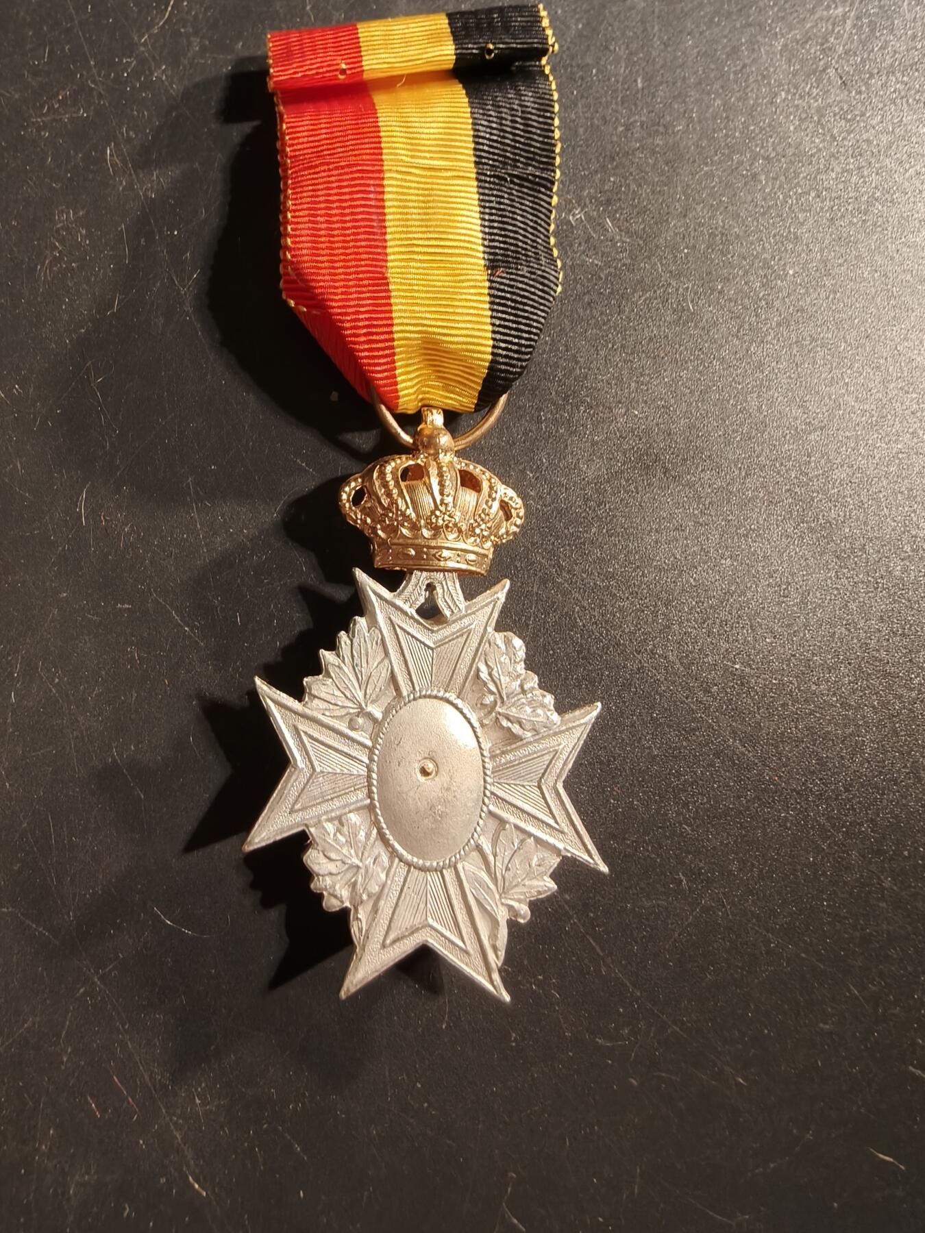 老王徽章第175期 比利时金级工业特别勋章