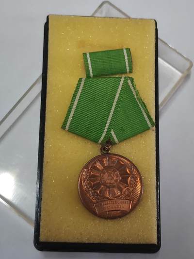韵星假日拍卖第三十六期 -- Rimey Holidays Auction 36 - 民主德国内务部武装力量杰出服务奖章带原盒略