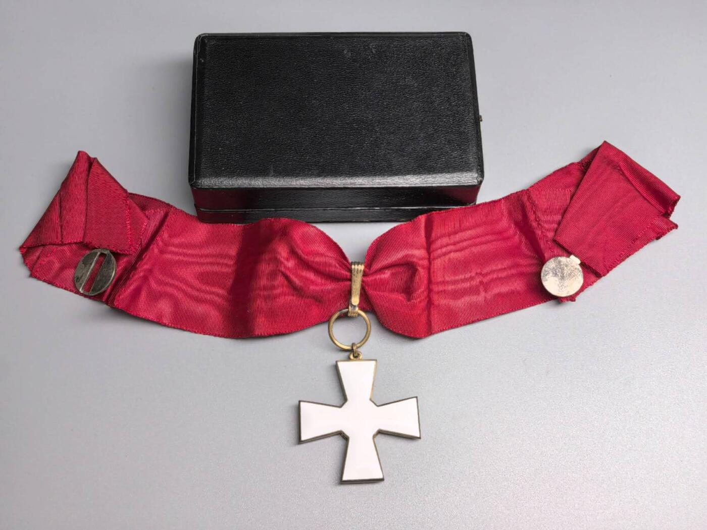 小驴勋章奖章收藏1月10日周六晚六点拍卖（珍爱和平，收藏战争，铭记历史，勿忘国耻，忠党爱国。有偿代拍，送拍规则在简介最后，参拍须阅读规则后再参拍，关系到运费包装发货时效真假辨别等关键信息，拍卖时不再发原图，看大图店主微信码在拍卖店铺介绍里）