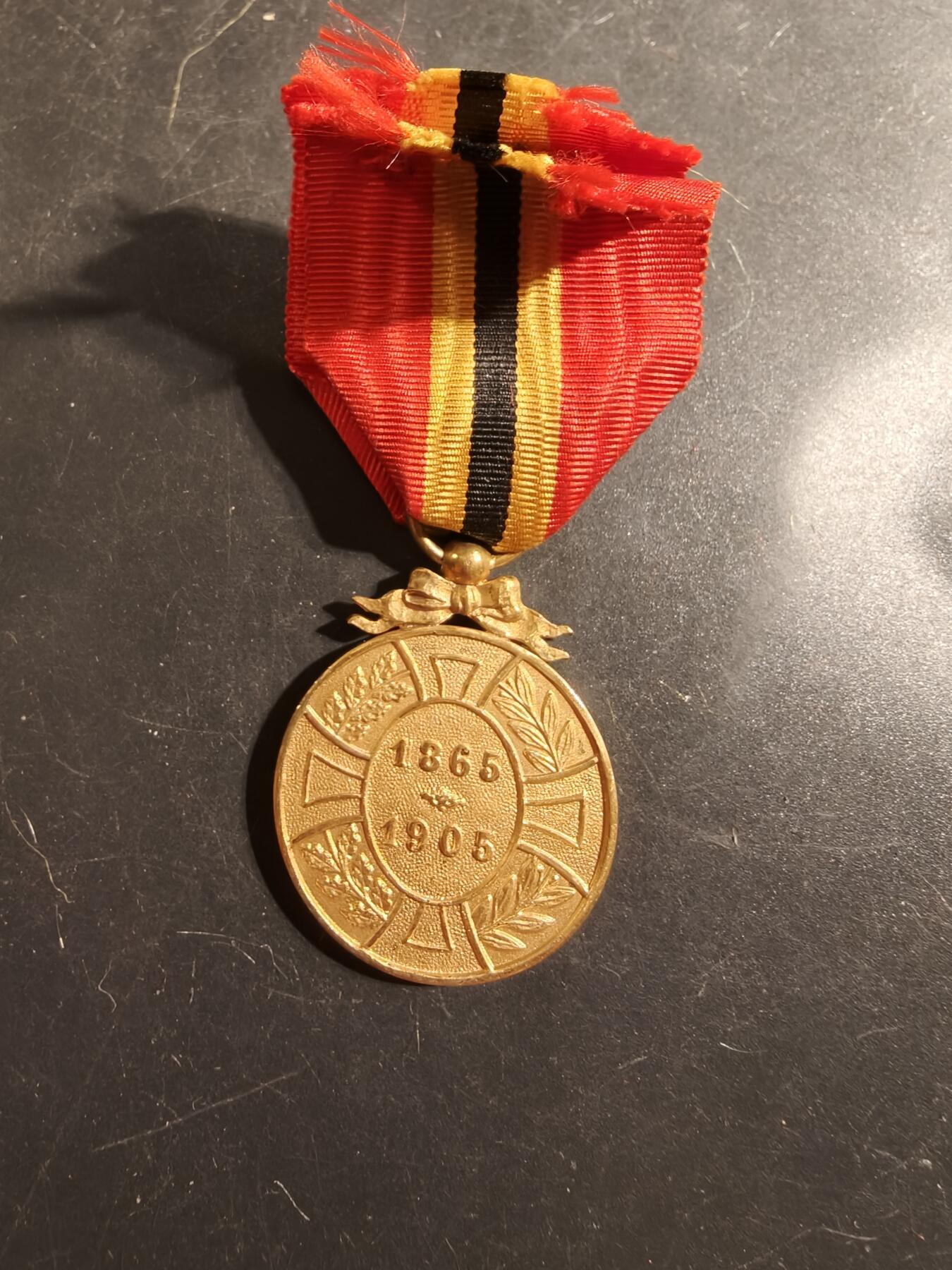 老王徽章第175期 比利时利奥波德二世国王执政纪念章