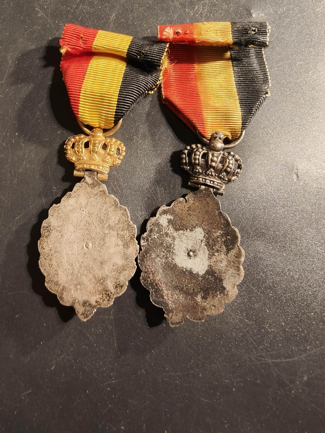 老王徽章第175期 比利时金银级劳工奖章一组