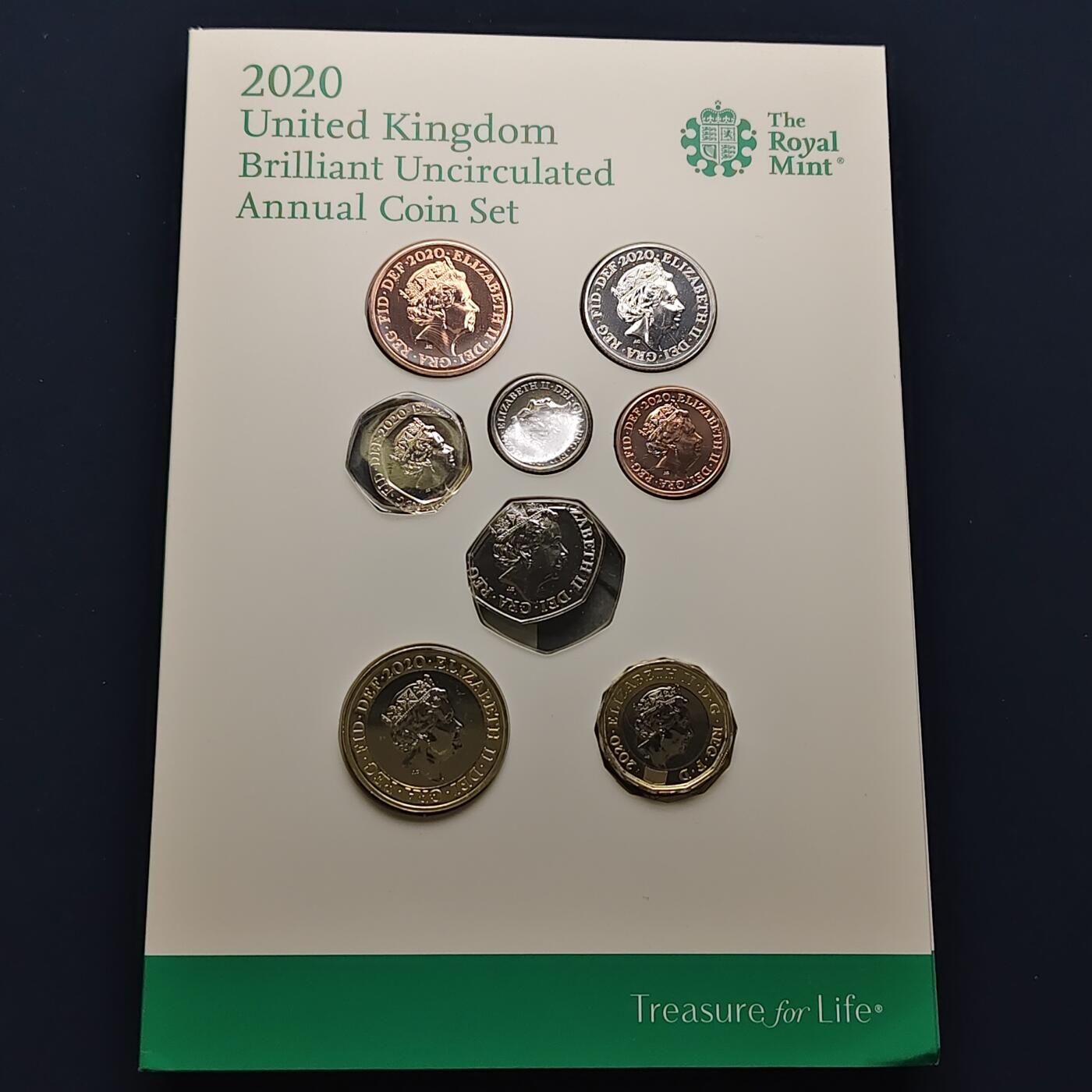 【全场包邮】纯粹捡漏拍492场【封装套币专场】-注意佣金 英国2020年官方封装套币--含盾徽版套币+5镑乔治三世逝世200周年+2镑欧洲胜利日75周年+2镑阿加莎·克里斯蒂女士第一部小说100周年+2镑五月花号400周年+50便士东京奥运会英国代表队5枚纪念币