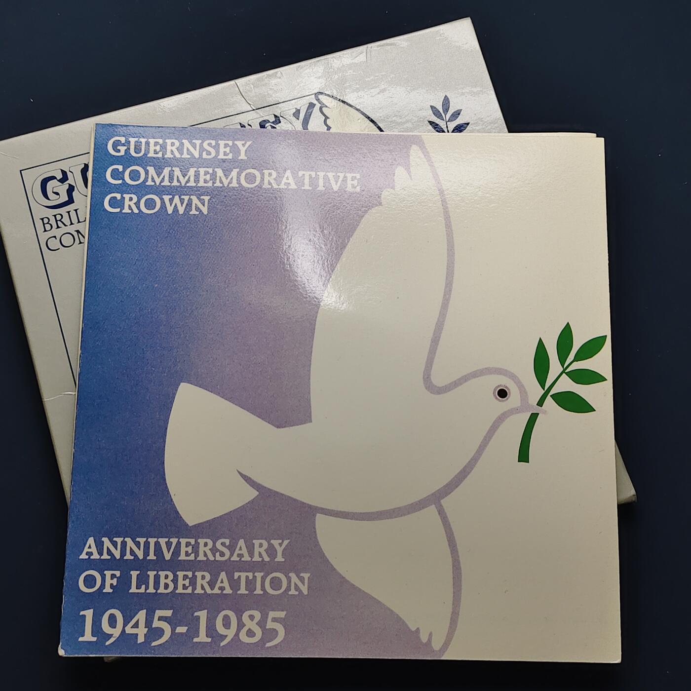 【全场包邮】纯粹捡漏拍492场【封装套币专场】-注意佣金 根西1985年2镑解放40周年官方卡装克朗型纪念币