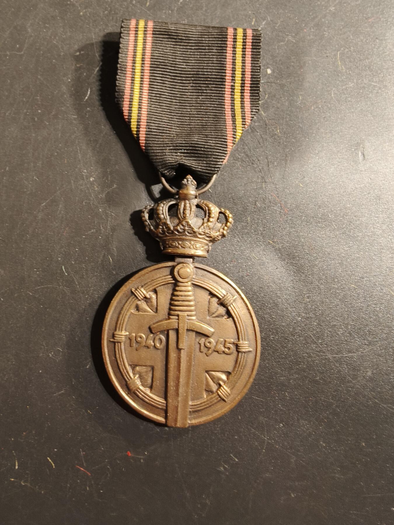 老王徽章第175期 比利时1940-1945年战俘纪念章