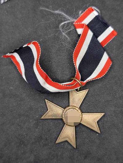 凯旋世界勋赏（第21期冬季大拍）（欢迎送拍）（对拍品有疑问请询问客服，不接受到手刀，出价默认拍品品相。请认真阅读拍卖规则！出价默认已认可！）（收到货请录制开箱视频，无视频概不处理问题。） - 德三无剑战功十字