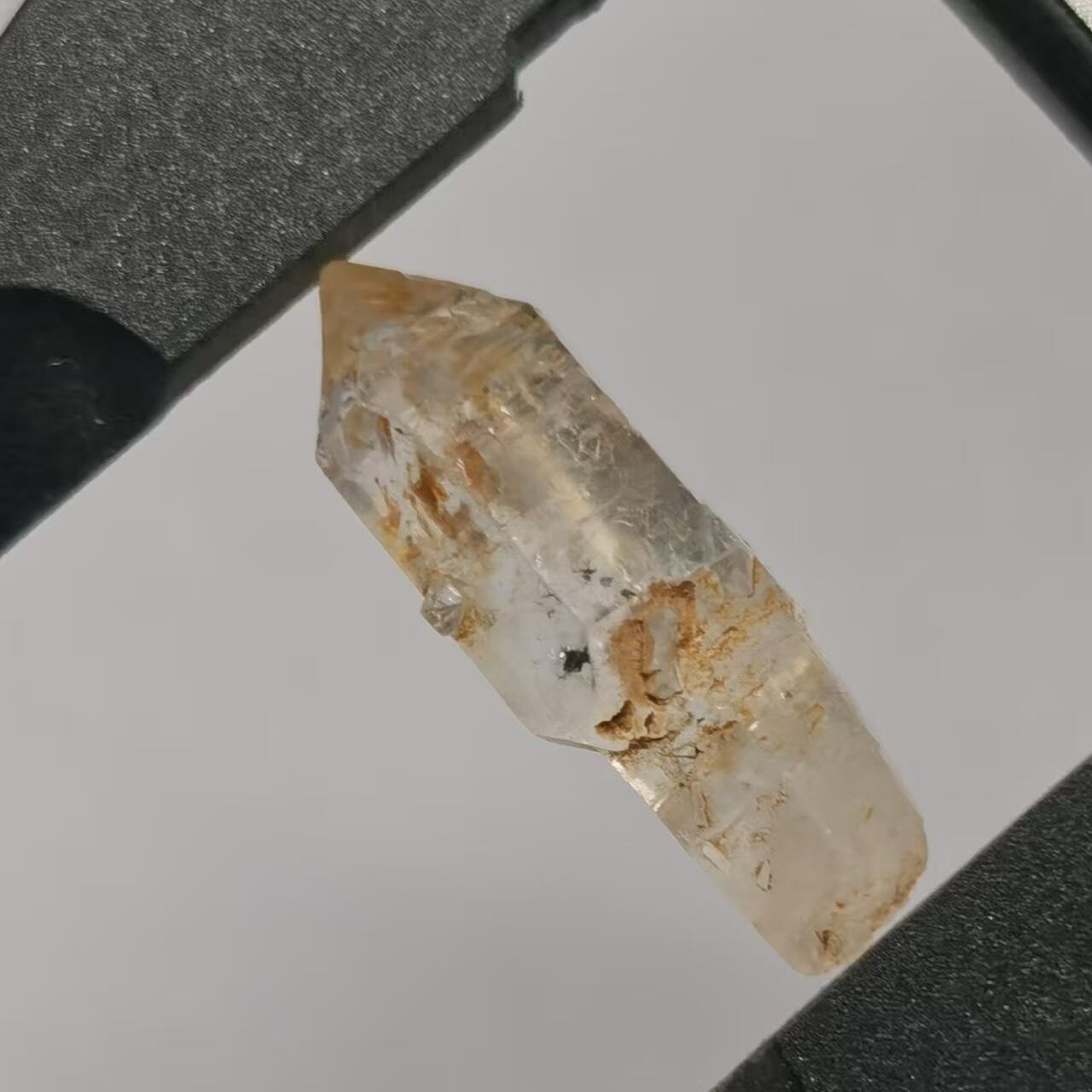 七河·世界钱币杂件水晶矿标小拍（总第33期） 藏家出品 X689（3）马达加斯加红泥油胆水晶 盒子矿