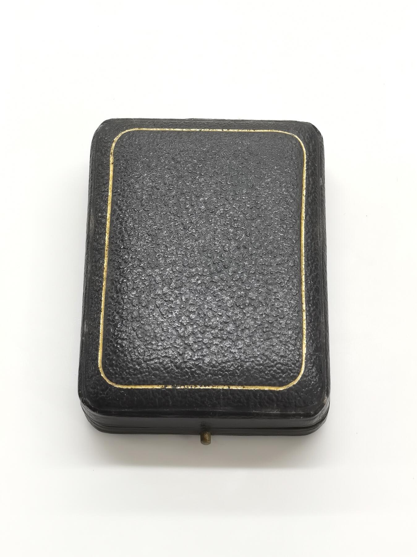 博洋堂世界钱币拍卖第156期（全场包邮） 1923年英国格拉斯哥城市音乐奖异形大银章，尺寸62 × 40mm，重56.2g，彩虹包浆，品相良好，背面一处小磕碰，带原盒