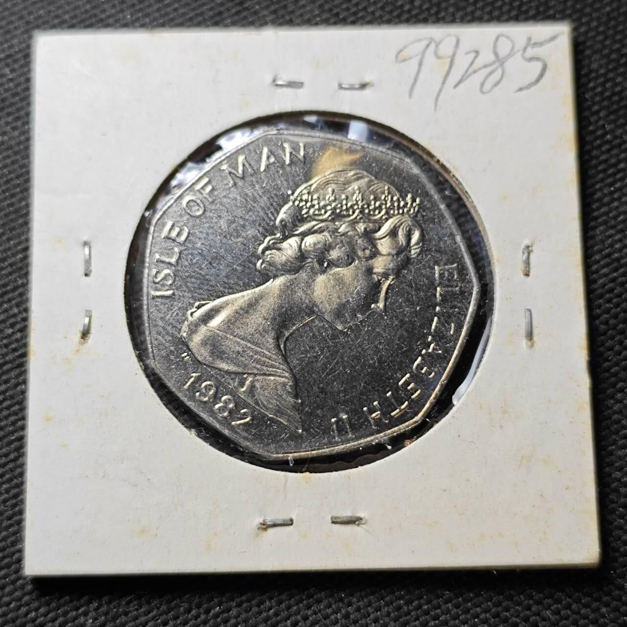 KK钱币收藏小铺  第399期  百期特拍（四拍之三）2月预留时间 周末发货  1982马恩岛50便士纪念币