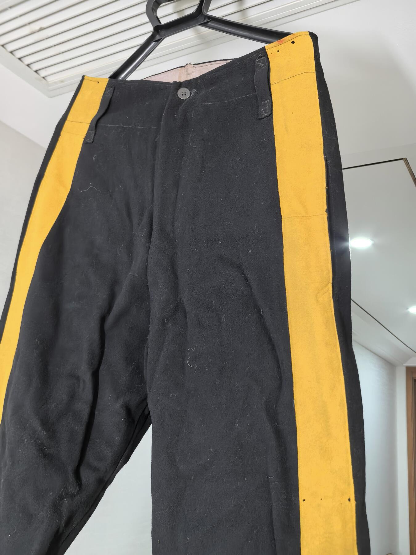 小驴勋章奖章收藏1月10日周六晚六点拍卖（珍爱和平，收藏战争，铭记历史，勿忘国耻，忠党爱国。有偿代拍，送拍规则在简介最后，参拍须阅读规则后再参拍，关系到运费包装发货时效真假辨别等关键信息，拍卖时不再发原图，看大图店主微信码在拍卖店铺介绍里）