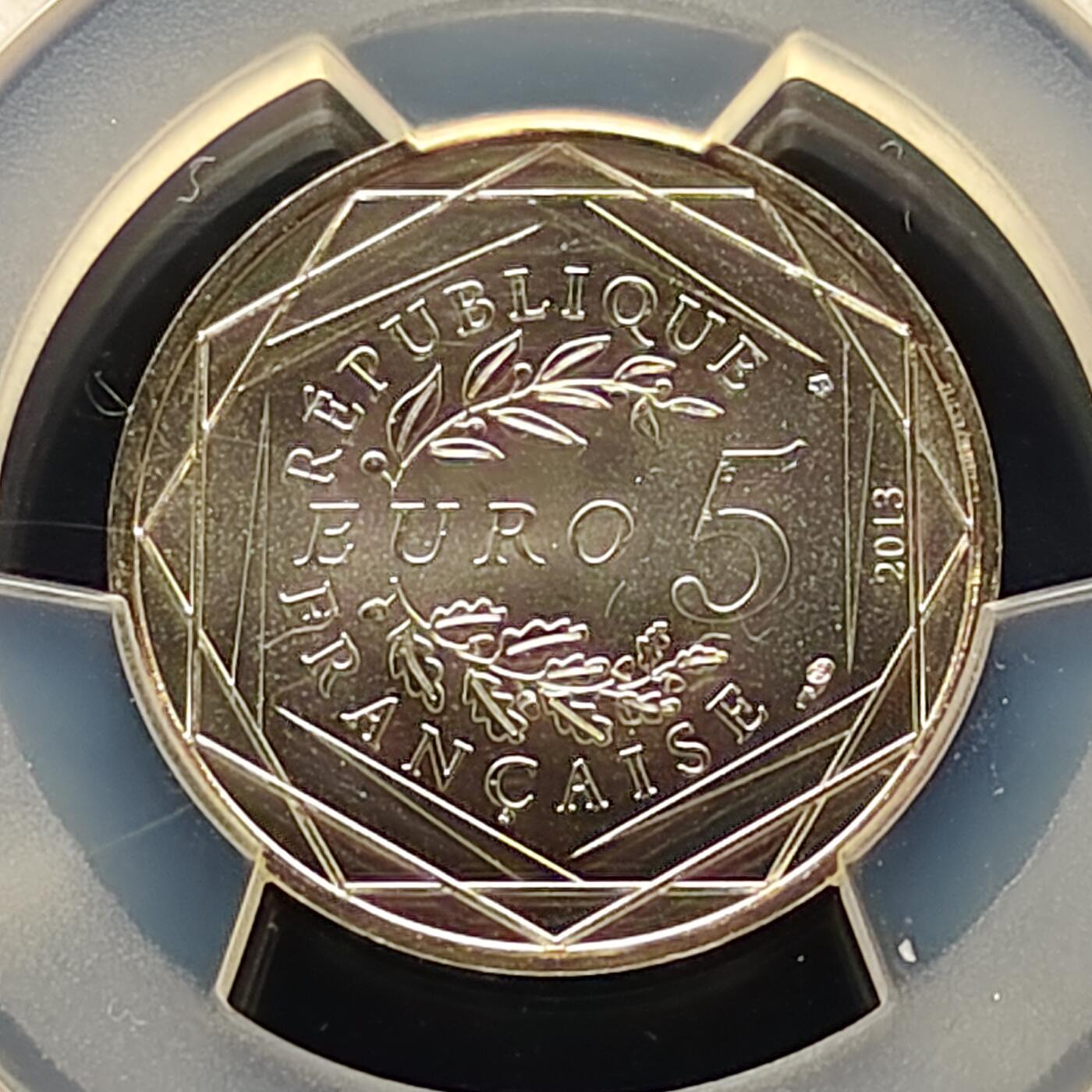 【全场包邮】纯粹捡漏拍493场 【收藏级·冠军分】法国2013年5欧元口号系列“博爱”纪念银币-PCGS MS66