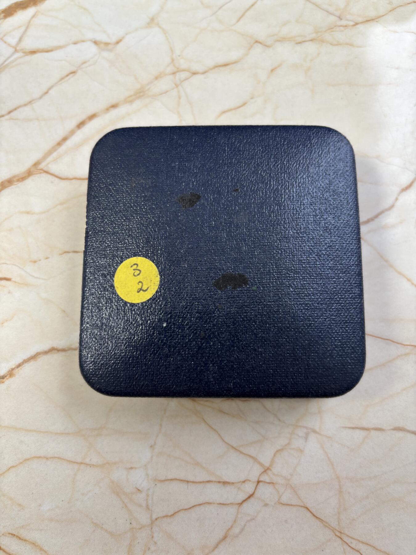 第187期拍卖 西班牙1997年画家毕加索精制彩色纪念加厚银币带盒证书，48克925银，发行500枚，有瑕疵