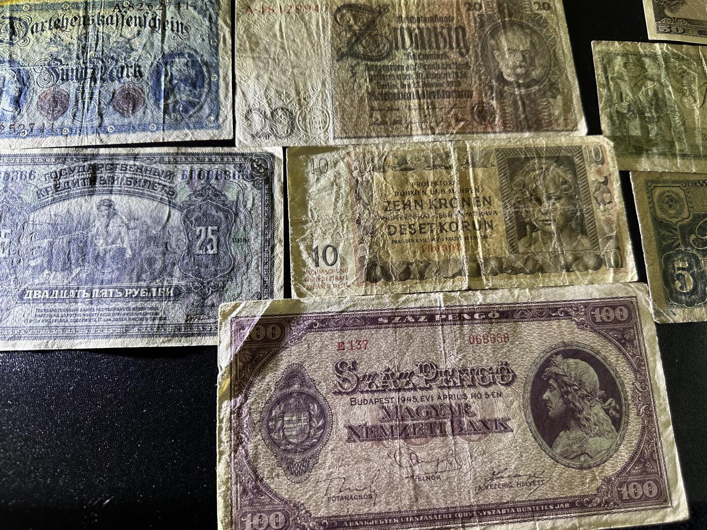 《外钞收藏家》第六百零一期（畅拍场）（本平台长期征集拍品、欢迎藏友们联系合作） 俄罗斯、匈牙利、德国等11张一起 非全新 品相如图