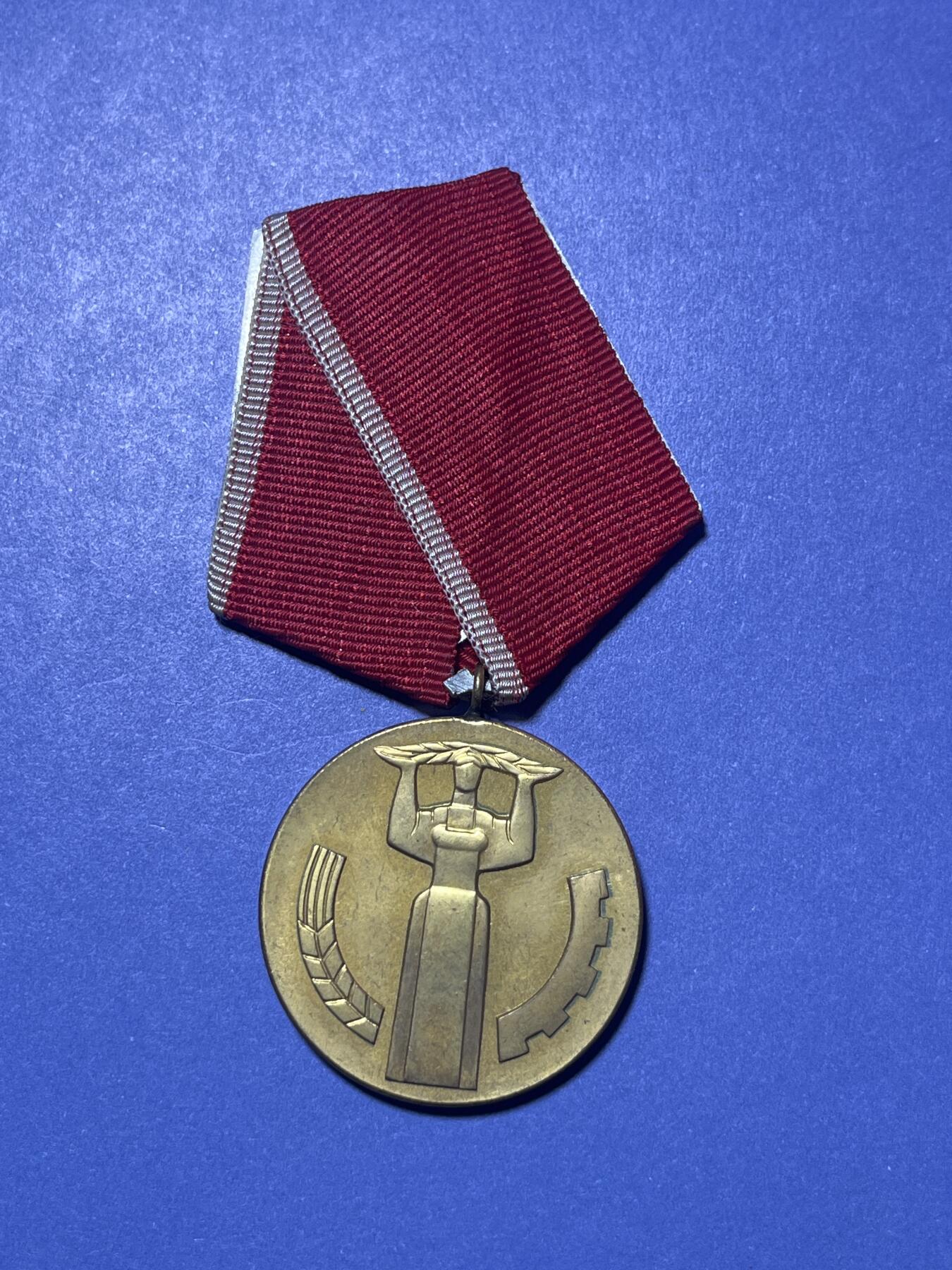 世界各国奖章纪念章徽章无底价拍卖