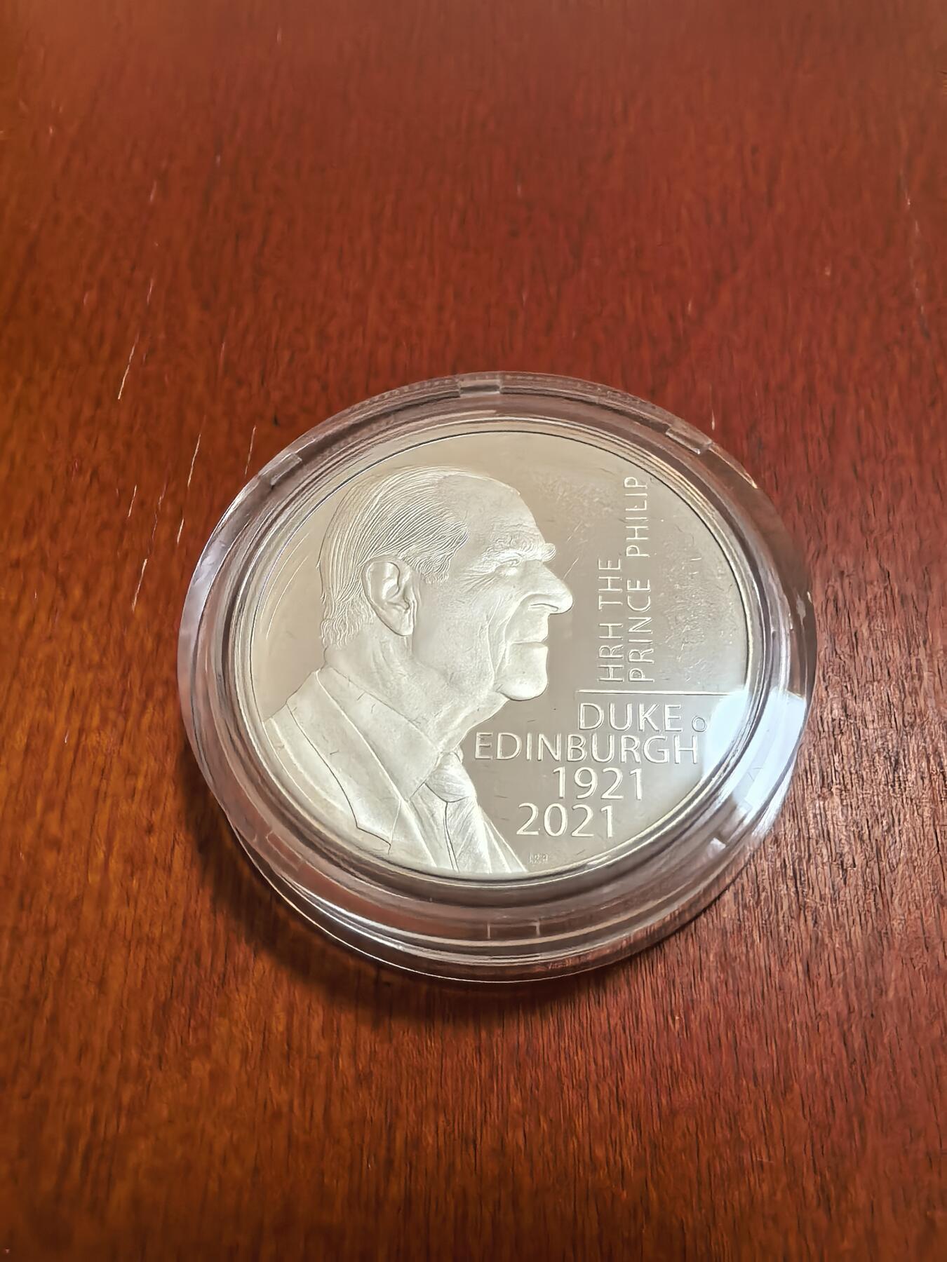 长老汇蛇年精选第九十三场拍卖 2021英国爱丁堡公爵菲利普亲王逝世5英镑精制加厚银币，56.56克925银，盒证全，1750枚