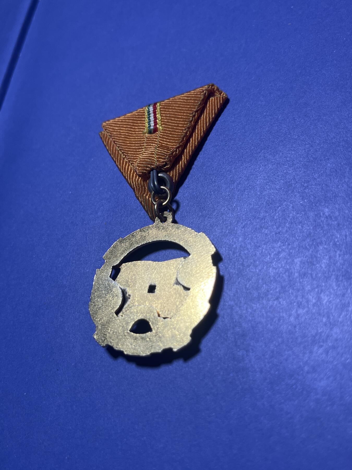 世界各国奖章纪念章徽章无底价拍卖