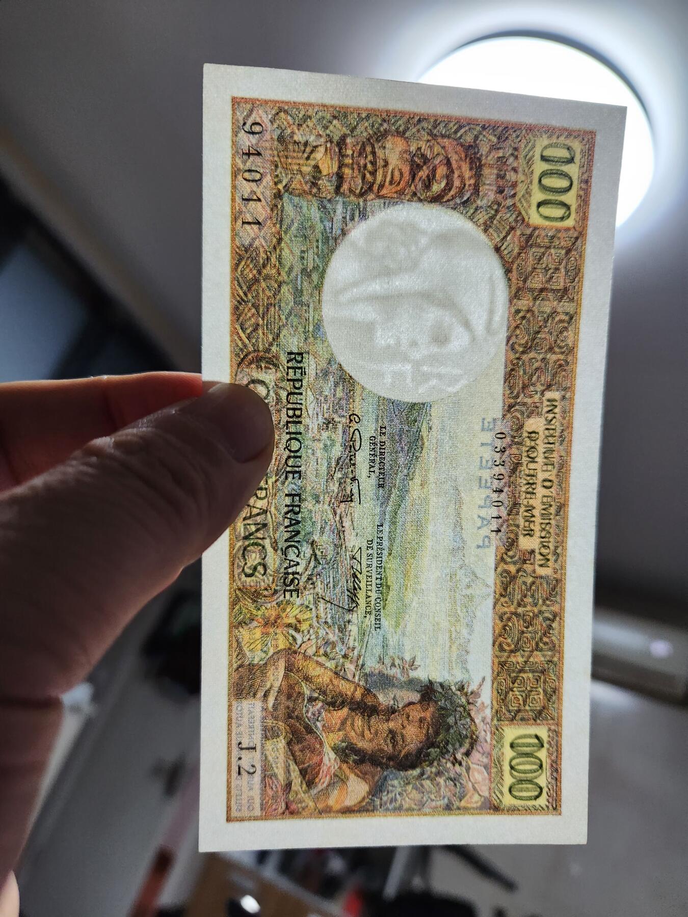 1月10号晚上8点 外国纸币自动截拍第82场 塔希提(大溪地) 1969年-1971年100法郎 签名1，几乎全新