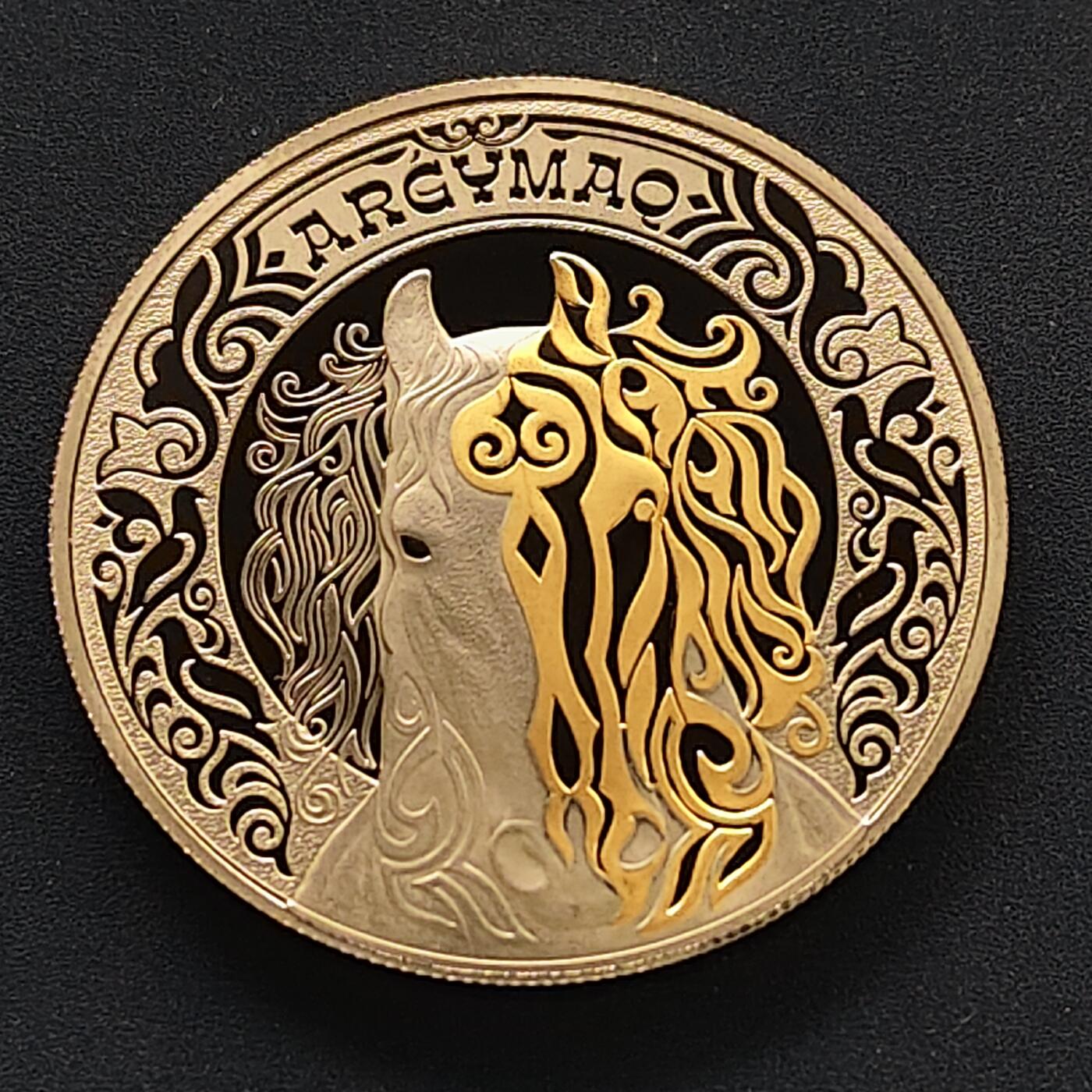 【全场包邮】纯粹捡漏拍493场 【少见】哈萨克斯坦2025年500腾格图腾马精制纪念币-原盒-量7000