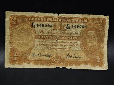 【淘币小摊】限时拍第八百四十六拍  纸币场  满百包邮可预留两周  周一统一发货  - 澳大利亚乔治六世十先令纸币【有折】