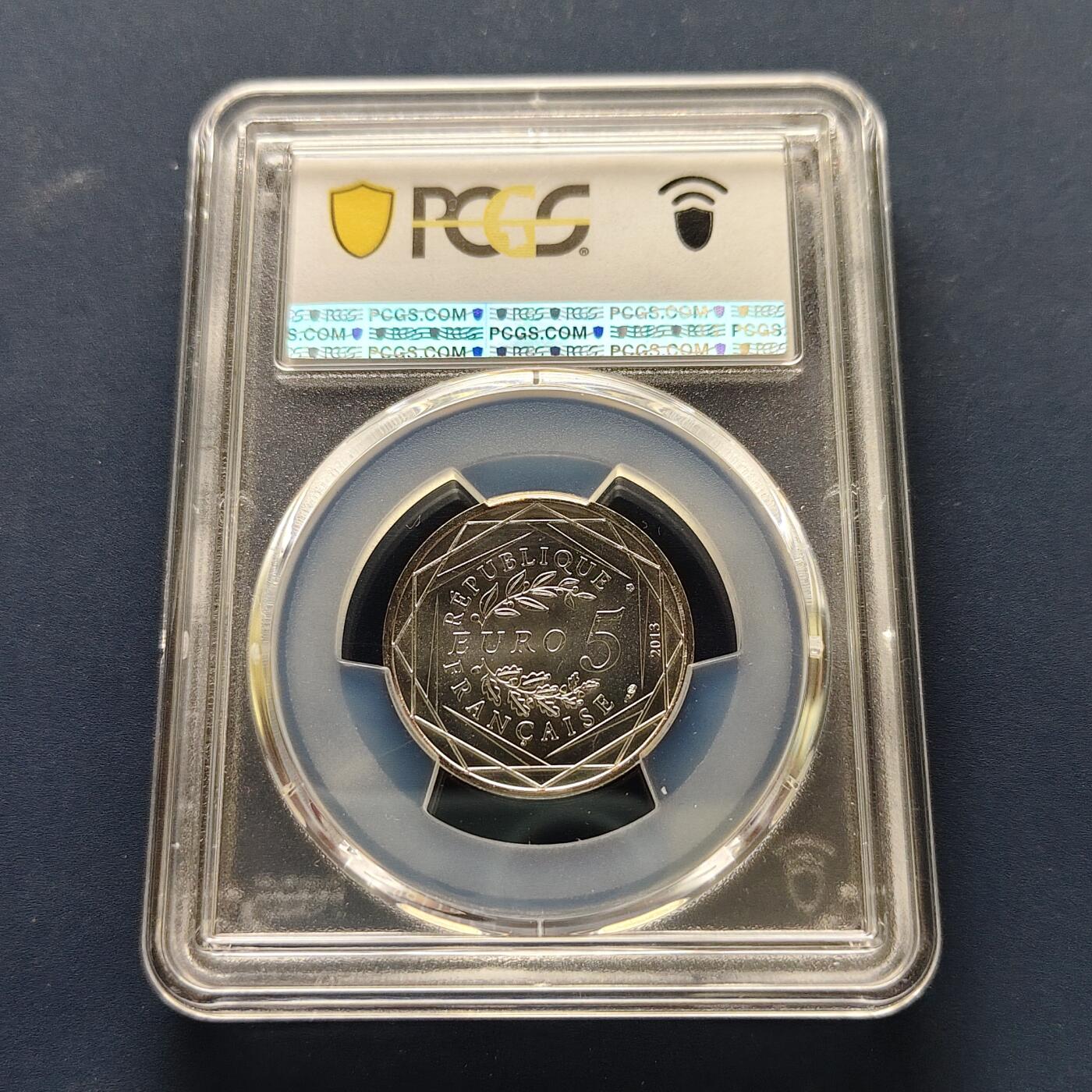 【全场包邮】纯粹捡漏拍493场 【收藏级·冠军分】法国2013年5欧元口号系列“博爱”纪念银币-PCGS MS66