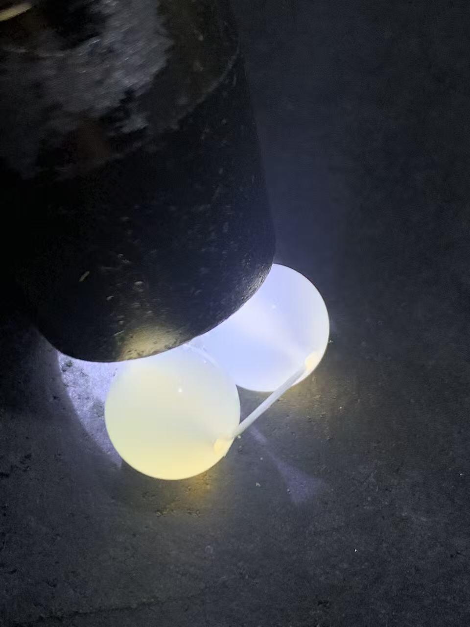 放福利精美荔枝冻腰珠一对，