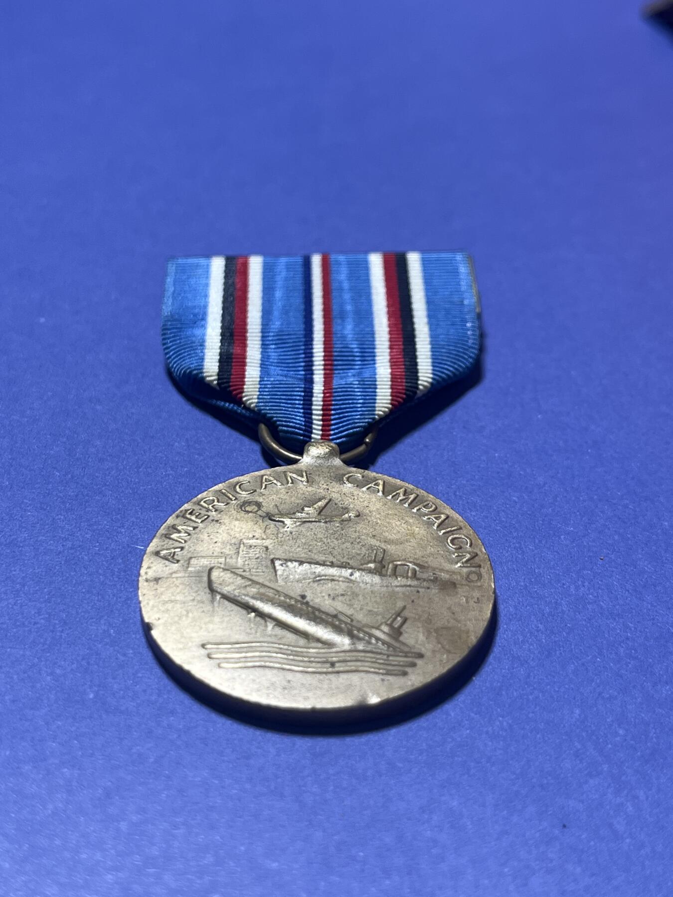 世界各国奖章纪念章徽章无底价拍卖